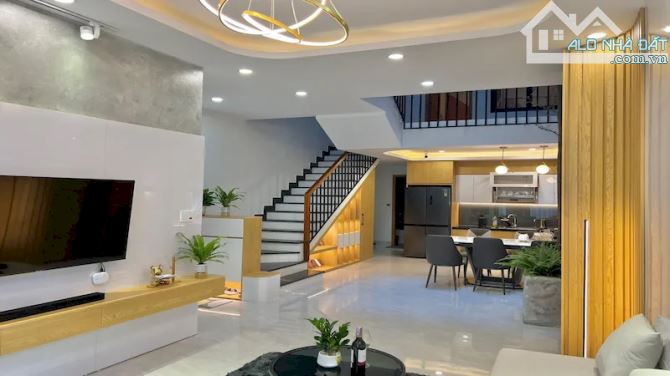 BÁN NHÀ PHÂN LÔ BA THOÁNG PHỐ TRÍCH SÀI, Ô TÔ, GẦN HỒ, NỘI THẤT ĐẸP, 45M2, 14 TỶ