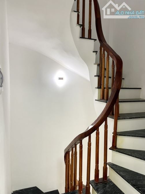 BÁN NHÀ NGUYỄN NGỌC NẠI - MỚI ĐẸP - THANG MÁY - GẦN PHỐ - CHỈ 10.2 TỶ.