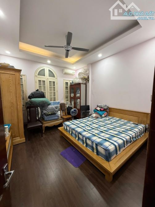 Bán nhà Nguyễn Khánh Toàn, Cầu Giấy, Ô Tô tránh, Mặt tiền rộng, 96m2, 40 tỷ