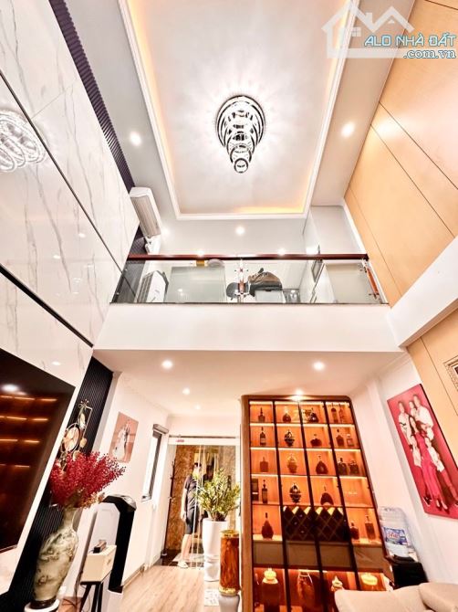 Giảm 2 tỷ - NHÀ 7 TẦNG THANG MÁY HỒ TÂY – Ở SƯỚNG – VỊ TRÍ HIẾM