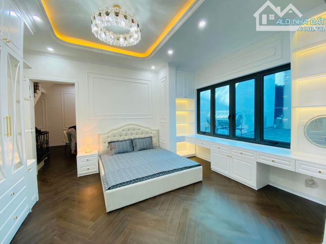 THUỴ KHUÊ 66M² + 30M SÂN RIÊNG – 3 MẶT THOÁNG – Ở SIÊU SƯỚNG