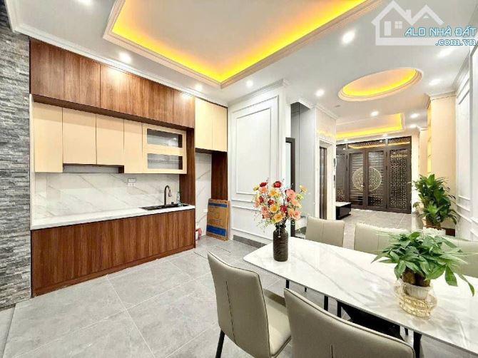 NHÀ VƯƠNG THỪA VŨ - THANH XUÂN - 5 TẦNG - THANG MÁY - 50M² - 13,3TỶ