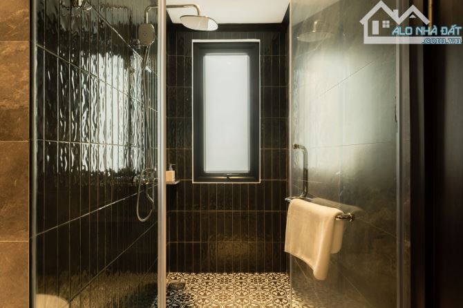 Bán khách sạn mặt phố Mã Mây, 79m2, 5 tầng, mặt tiền 5.4m, 77.6 tỷ, kinh doanh đỉnh