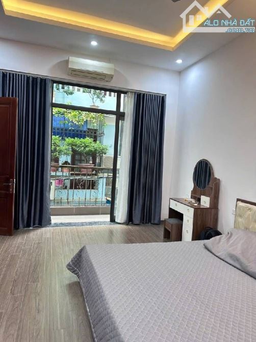 Chính chủ cần bán nhà mặt phố Lê Đại Hành