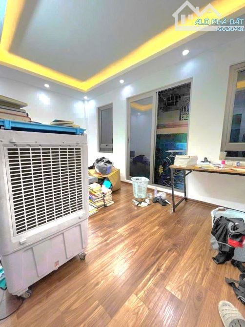 Cần Bán Nhà Trương Định 5T, Thang Máy, thoáng trước sau chỉ hơn 8 tỷ(TL)