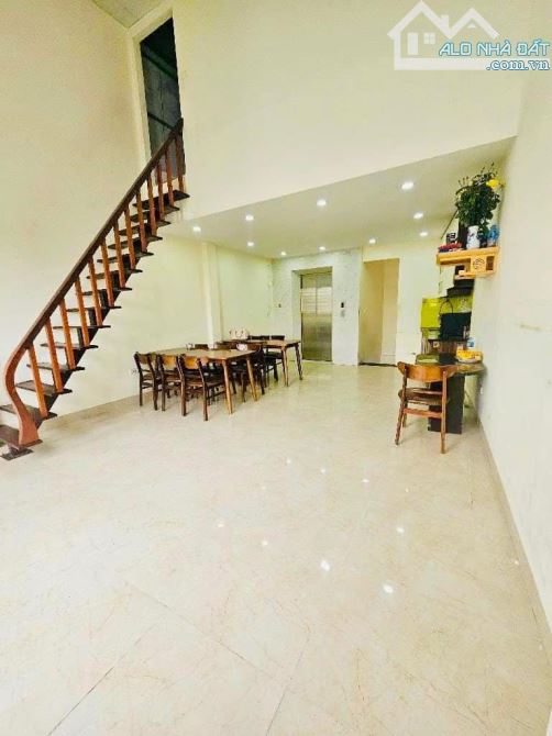 13.2 TỶ | 72M² | 6 TẦNG THANG MÁY | MT 5.7M | CÁCH PHỐ 20M | TRƯƠNG ĐỊNH – HBT |