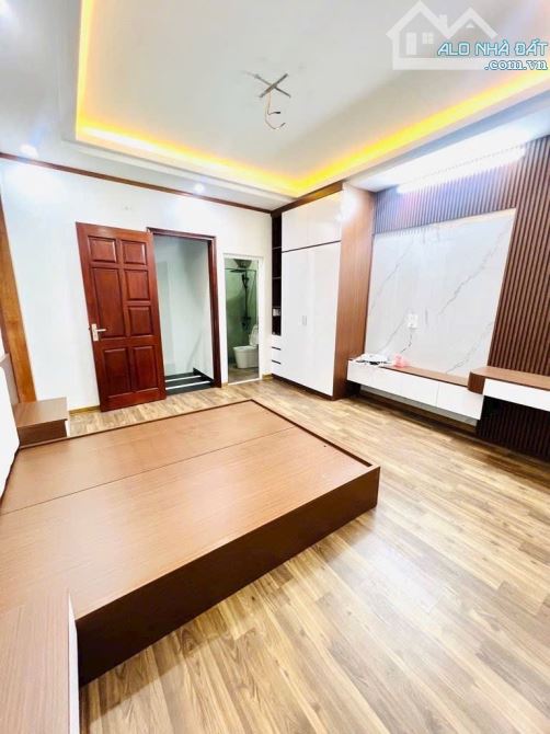 Gốc Đề - Minh Khai, 32m - 5 tầng, nhà mới 2 năm - 6.9 Tỷ