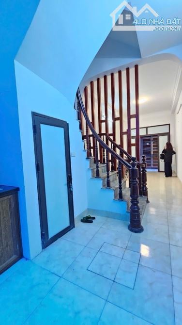 BÁN NHÀ THUỴ KHUÊ TÂY HỒ - GẦN PHỐ - SỐ VUÔNG - VỊ TRÍ ĐẸP NGÕ THÔNG - 2 THOÁNG TRƯỚC SAU