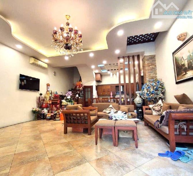 BIỆT THỰ THU NHỎ - MẶT TIỀN QUYỀN LỰC - GẦN PHỐ - HƯỞNG TRỌN TIỆN ÍCH TÂY HỒ