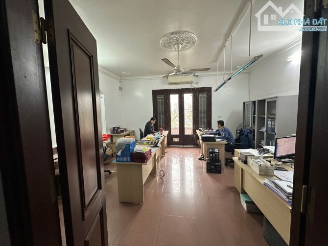 Cần bán gấp nhà mặt phố Văn Cao, Ba Đình 87m2, mặt tiền 6m, lô góc, kinh doanh. - 2