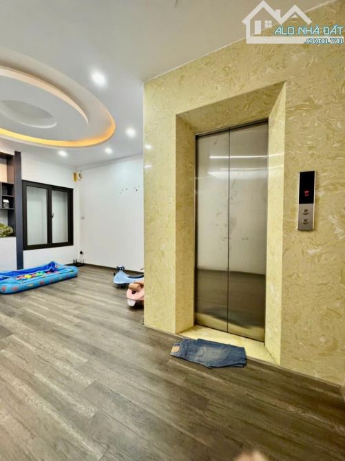 GIẢI PHÓNG- 6 TẦNG THANG MÁY- SÁT PHỐ- NGÕ THÔNG