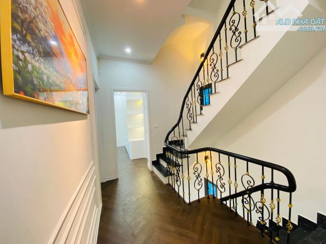 THUỴ KHUÊ 66M² + 30M SÂN RIÊNG – 3 MẶT THOÁNG – Ở SIÊU SƯỚNG