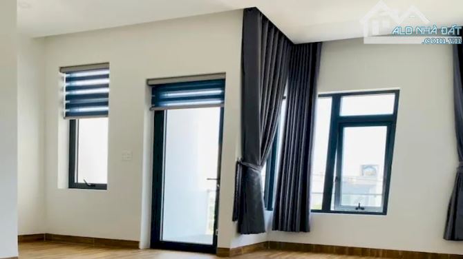 NHÀ LẠC LONG QUÂN, LÔ GÓC THOÁNG, Ô TÔ QUA NHÀ, GẦN HỒ, LOTTE, 48M2, 10,4 TỶ