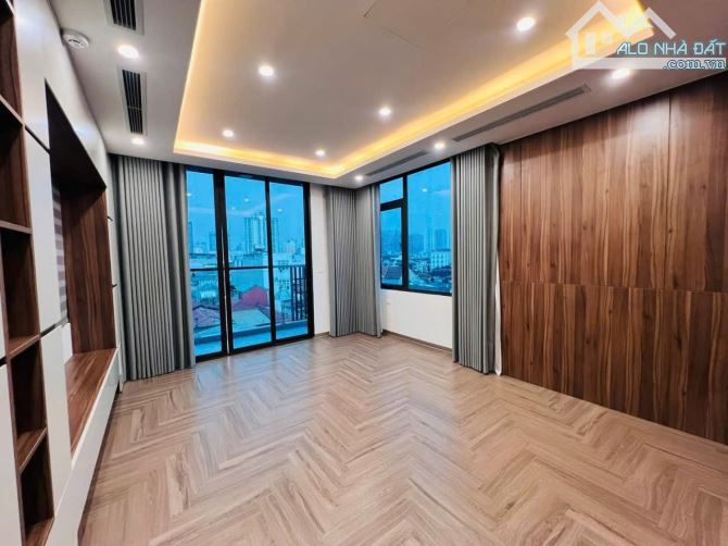 Bán toà VP kết hợp ở Vũ Phạm Hàm - 35 Tỷ - 75m, 9 tầng có hầm, gara ô tô 7 chỗ