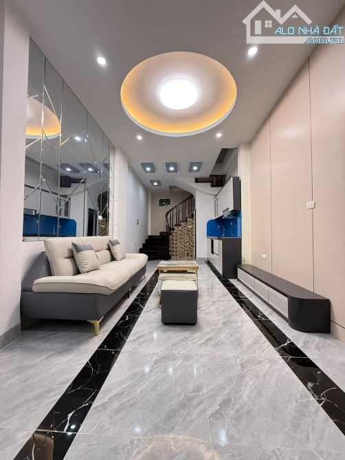 Bán nhà 7 tầng tháng máy Đường Láng, 2mặt tiền, ô tô 7 chỗ vào nhà, 50m2 giá nhỉnh 17₫