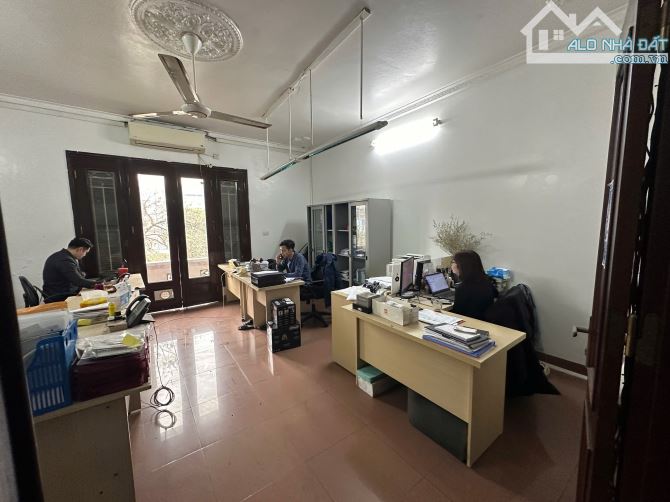 Cần bán gấp nhà mặt phố Văn Cao, Ba Đình 87m2, mặt tiền 6m, lô góc, kinh doanh. - 3