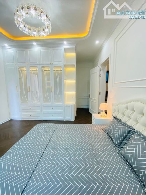 THUỴ KHUÊ 66M² + 30M SÂN RIÊNG – 3 MẶT THOÁNG – Ở SIÊU SƯỚNG