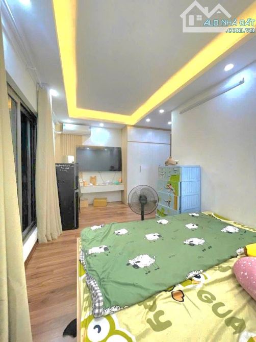 Cần Bán Nhà Trương Định 5T, Thang Máy, thoáng trước sau chỉ hơn 8 tỷ(TL)