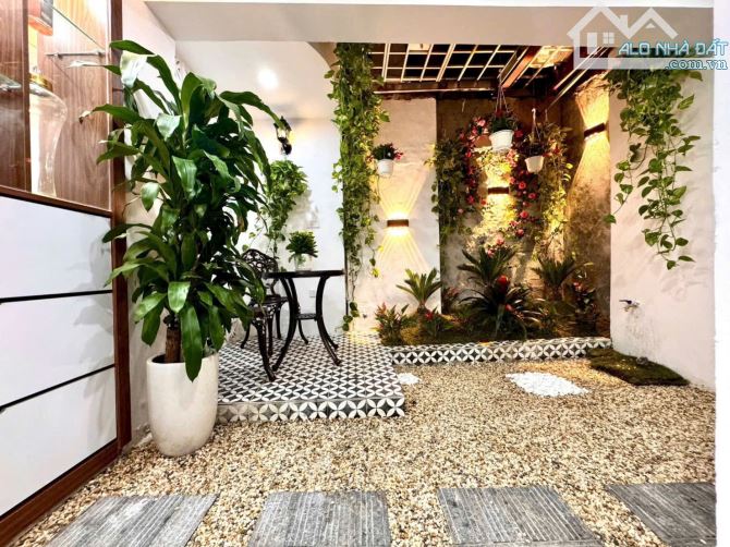 Bán gấp Căn Tập Thể Tầng 1 phố Tây Sơn, 3 Ngủ full nội thất, DT 90M chỉ 4.98 tỷ(TL)