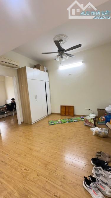 Chung cư mặt phố nhà 8C Tạ Quang Bửu, Hai Bà Trưng, sđcc, 50m2 2pn chỉ 4,99 tỷ