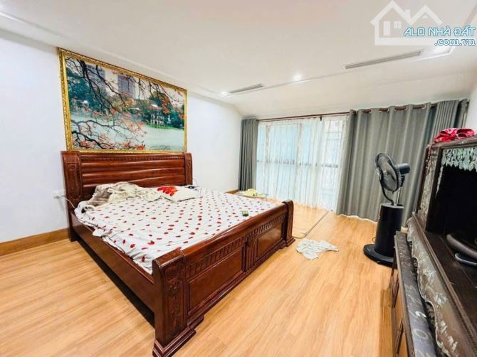 BÁN NHÀ PHỐ TRẦN DUY HƯNG – 7 TẦNG THANG MÁY – Ô TÔ TRÁNH – VỈA HÈ – KINH DOANH ĐỈNH