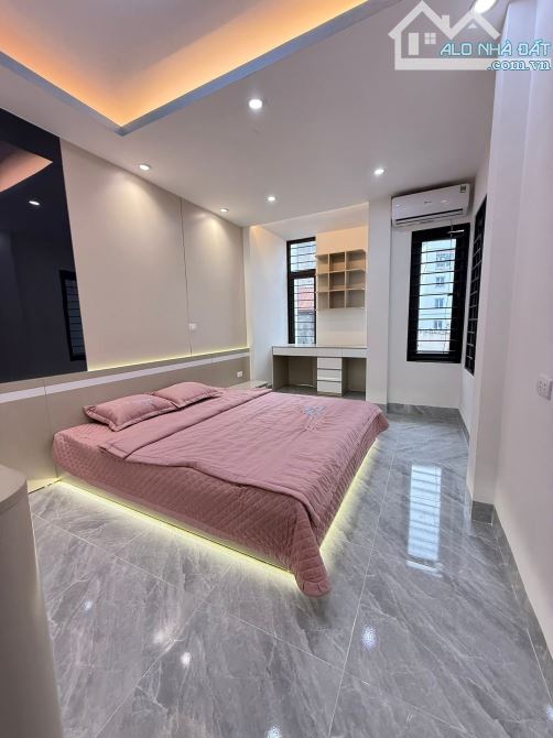 Bán nhà 7 tầng tháng máy Đường Láng, 2mặt tiền, ô tô 7 chỗ vào nhà, 50m2 giá nhỉnh 17₫