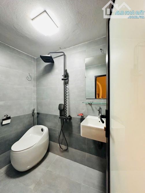 Gốc Đề - Minh Khai, 32m - 5 tầng, nhà mới 2 năm - 6.9 Tỷ