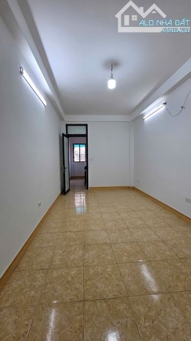 BÁN NHÀ THUỴ KHUÊ TÂY HỒ - GẦN PHỐ - SỐ VUÔNG - VỊ TRÍ ĐẸP NGÕ THÔNG - 2 THOÁNG TRƯỚC SAU