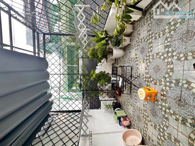 Giảm 2 tỷ - NHÀ 7 TẦNG THANG MÁY HỒ TÂY – Ở SƯỚNG – VỊ TRÍ HIẾM