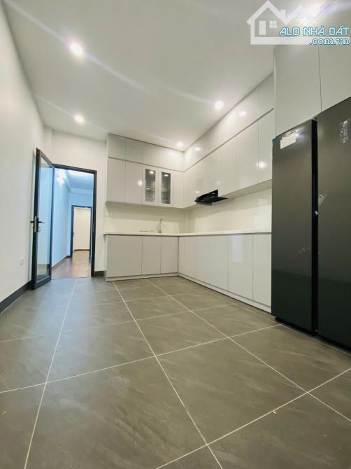 Nhà đẹp ở ngay , siêu hiếm Cầu giấy , phân lô ngõ ô tô, 5 tầng thang máy , 20.9 tỷ.