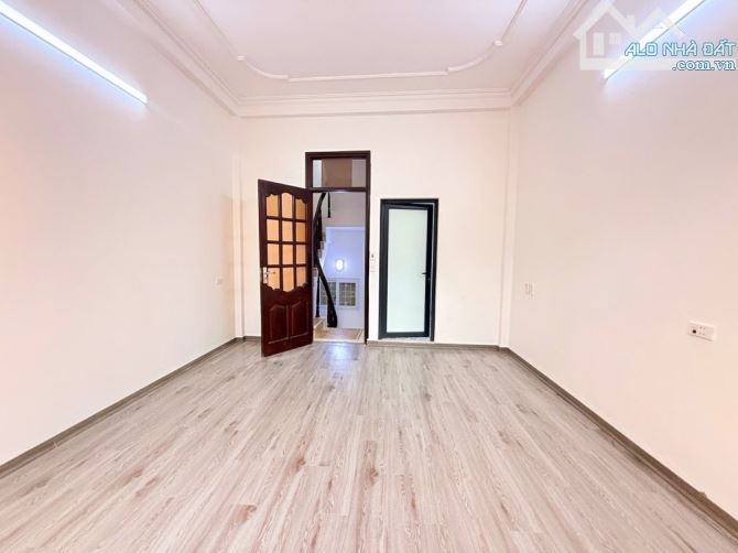 Bán Gấp - Phố Trích Sài - Hồ Tây Vào Nhà 50m - Ngõ Rộng Thông Thoáng - Vài Bước Ra Hồ