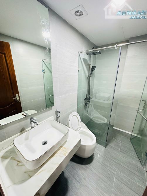 BÁN NHÀ NGUYỄN NGỌC NẠI - MỚI ĐẸP - THANG MÁY - GẦN PHỐ - CHỈ 10.2 TỶ.