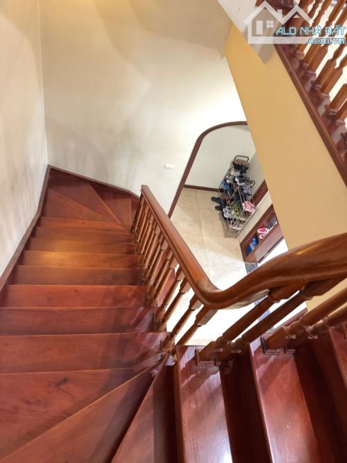 Cần bán gấp căn nhà hổ khẩu tây hồ gần thung lũng hoa , gần công viên nước tây hồ