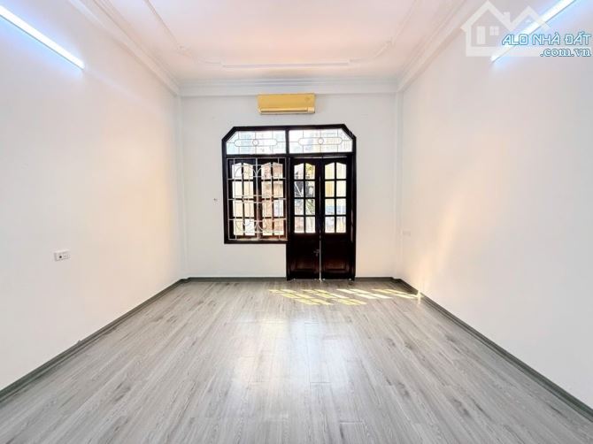 Bán Gấp - Phố Trích Sài - Hồ Tây Vào Nhà 50m - Ngõ Rộng Thông Thoáng - Vài Bước Ra Hồ