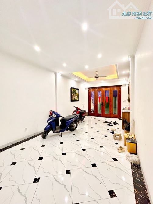 Giảm 2 tỷ - NHÀ 7 TẦNG THANG MÁY HỒ TÂY – Ở SƯỚNG – VỊ TRÍ HIẾM