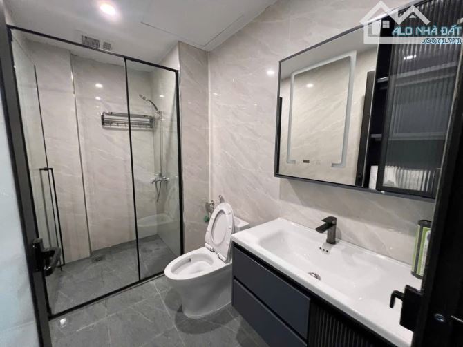 Bán toà VP kết hợp ở Vũ Phạm Hàm - 35 Tỷ - 75m, 9 tầng có hầm, gara ô tô 7 chỗ