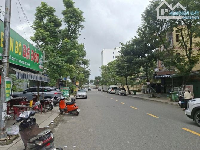 HÓT BÁN ĐẤT TẶNG NHÀ C4 MẶT TIỀN HỒ QUÝ LY GẦN BIỂN DT 112M2 NGANG 6.6M CHỈ 13.2 TỶ
