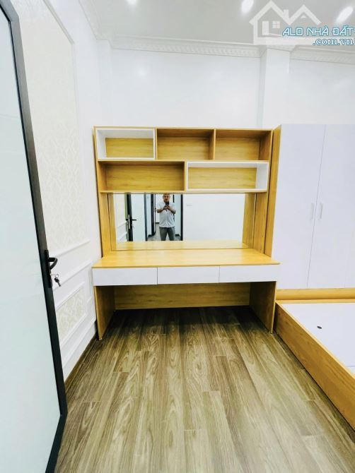 8.5 TỶ-38M2-4 TẦNG-4 NGỦ-121 KIM NGƯU-FUL NỘI THẤT-HBT