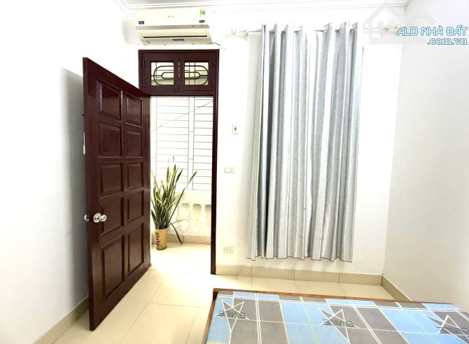 Chính gửi nhờ bán nhà Sát Trương Định- 5 tầng dân xây , ngõ ba gác-34m2- Nhô 7 tỷ