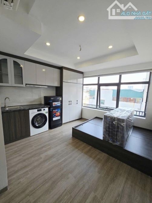 Toà CHDV Nguyễn Ngọc Vũ, 110m2*7T, MT 8M, 24 CH KK, ngõ ô tô, đủ PCCC, dòng tiền 8%/năm!