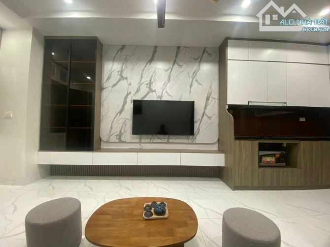 Nhỉnh 5 tỷ chung cư NO2 Chùa Láng, Đống Đa, sđcc 50m2 2pn 2wc nhà đẹp