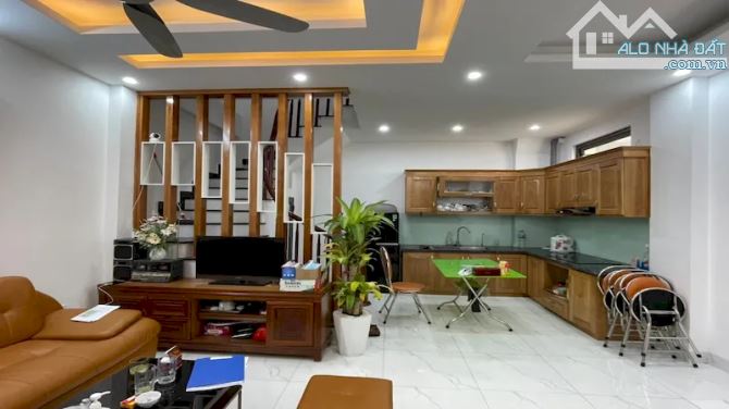 BÁN NHÀ MỚI PHỐ TỪ HOA NGÕ RỘNG, LÔ GÓC, GẦN HỒ, TẶNG NỘI THẤT, 40M2, 11 TỶ