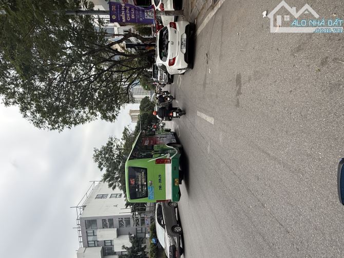 BILDING cầu giấy tòa nhà nguy nga đẳng cấp thượng lưu