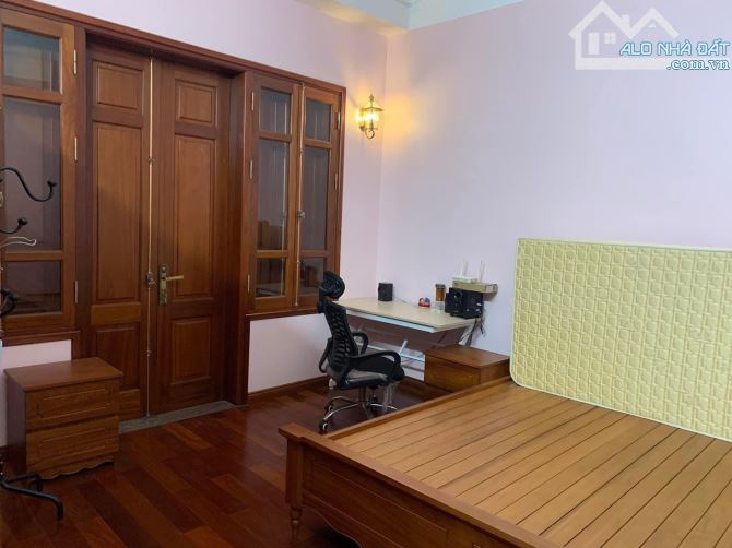 Bán nhà Phú Thượng - Tây Hồ 82m, mt 7,7m, giá 15,3 tỷ. Ô tô