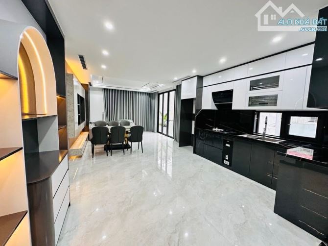 NHÀ ĐẸP PHÂN LÔ , 60M2 - 20 TỶ SIÊU HIẾM MỸ ĐÌNH , CẦU GIẤY - THANG MÁY -OTO VÀO NHÀ