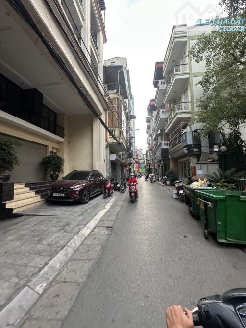 Bán đất tặng nhà Bạch Mai 79m2 ngõ nông gần phố 10m ra mặt ngõ oto 12.7 tỷ