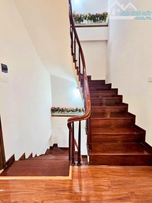 Nhà Ngõ thông ô tô tránh Hoàng Sâm 800A, 2 mặt thoáng, kinh doanh, gần phố, phân lô cán bộ