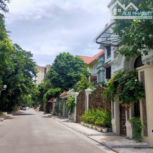 CC Bán Biệt thự ngõ 59 Láng Hạ, Ba Đình, Hà nội. DT 151 m x 3 tầng.Được xây 10T.Giá 65.5tỷ