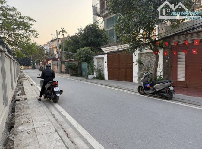 Chính gửi nhờ bán nhà Sát Trương Định- 5 tầng dân xây , ngõ ba gác-34m2- Nhô 7 tỷ