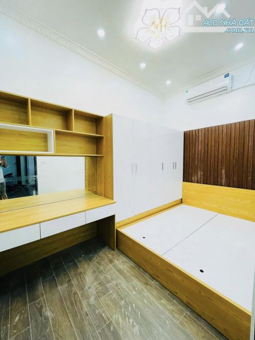 8.5 TỶ-38M2-4 TẦNG-4 NGỦ-121 KIM NGƯU-FUL NỘI THẤT-HBT